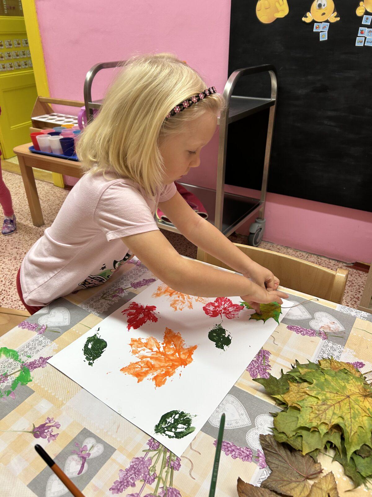 SOVIČKY: LISTÍ ŽLOUTNE POLETUJE - 20