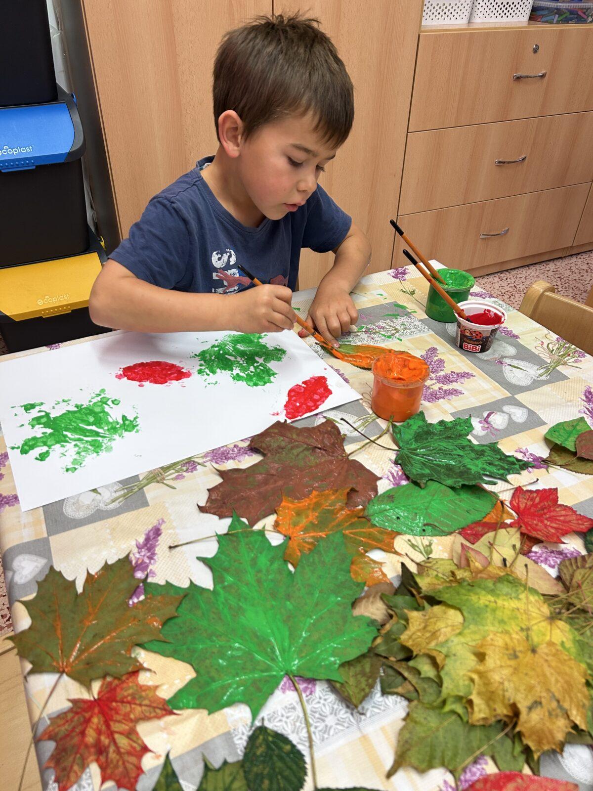 SOVIČKY: LISTÍ ŽLOUTNE POLETUJE - 22