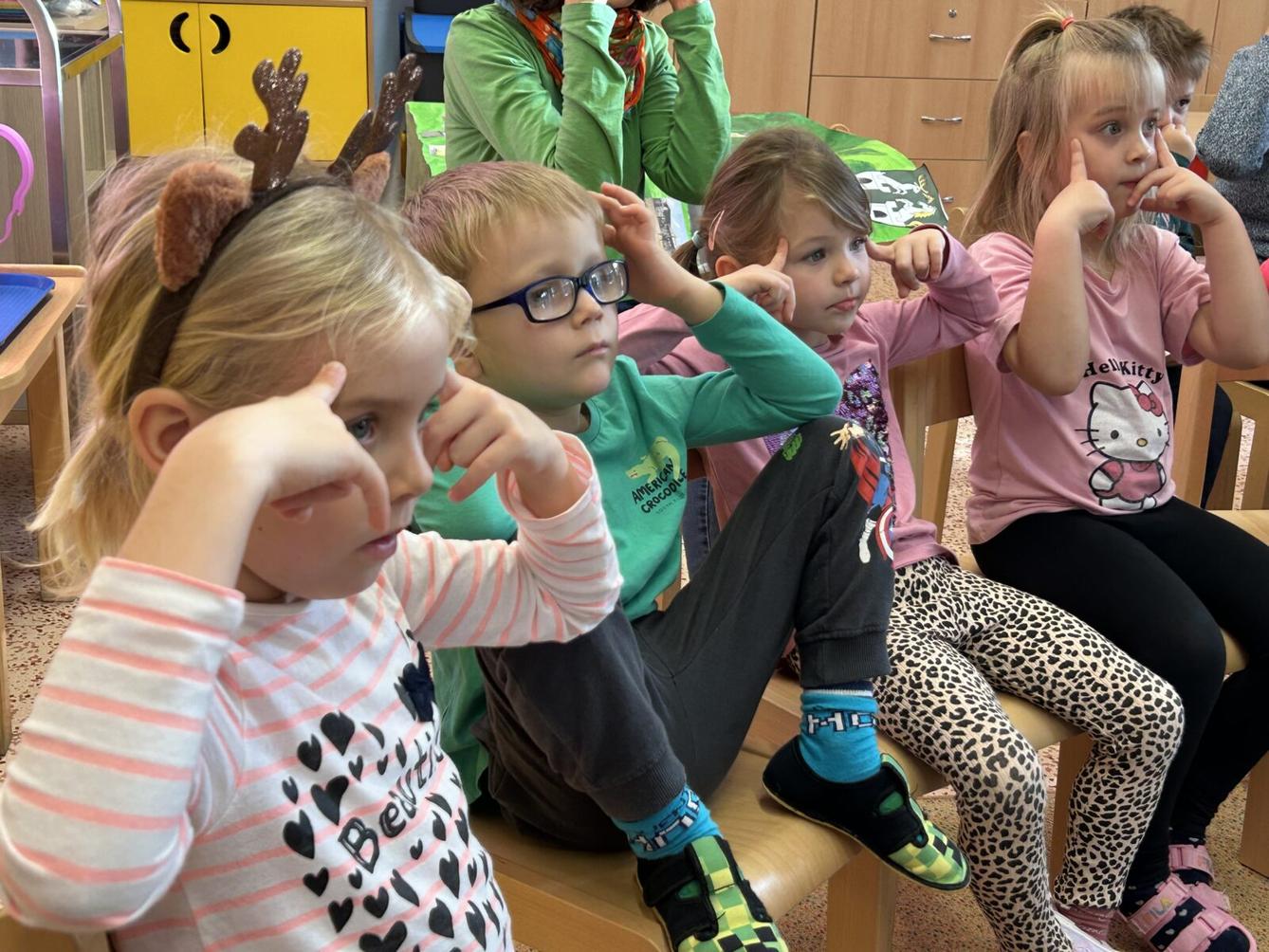 PŘIJEL K NÁM KOUZELNÍK - 14