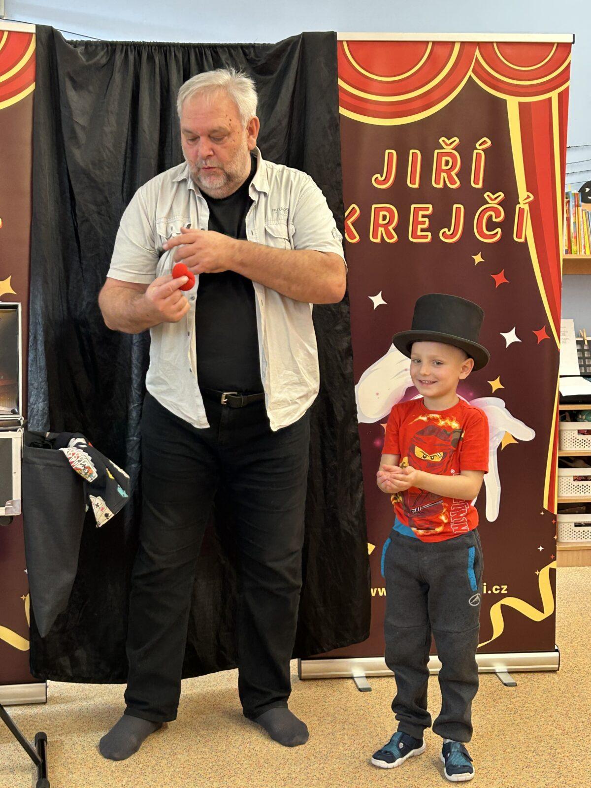 PŘIJEL K NÁM KOUZELNÍK - 18