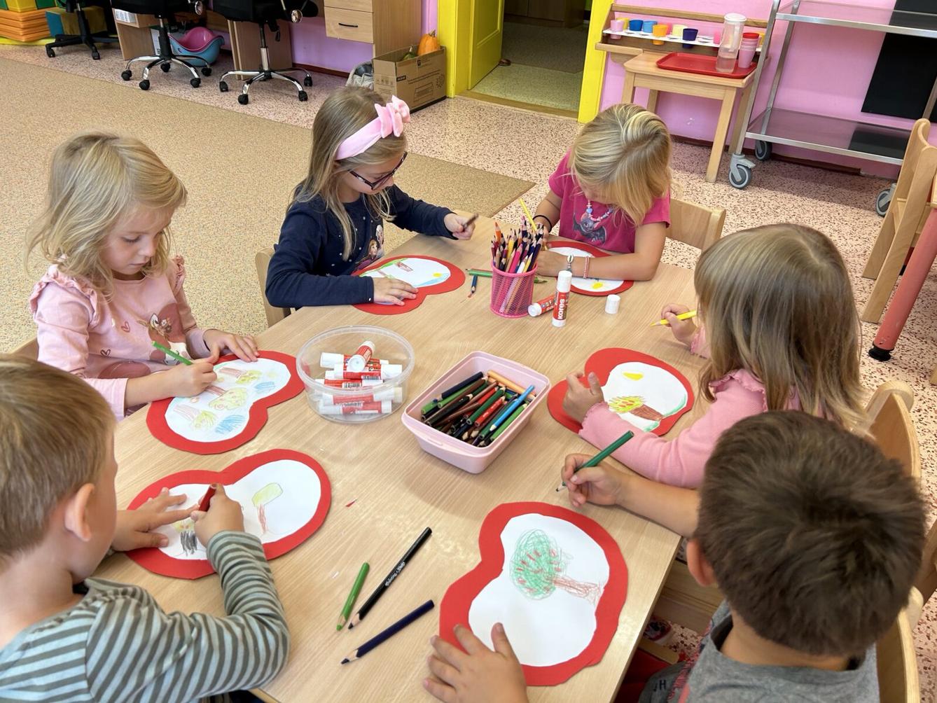 SOVIČKY: ,,ČAS JABLÍČKOVÉ VŮNĚ" - 23