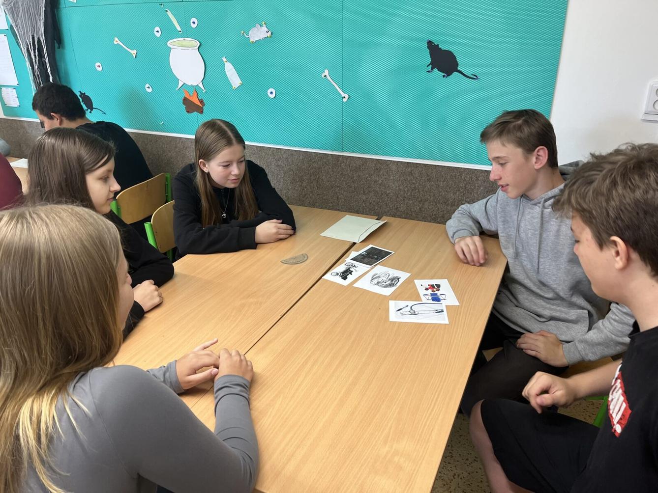 Sedmáci v zajetí detektivek - 1