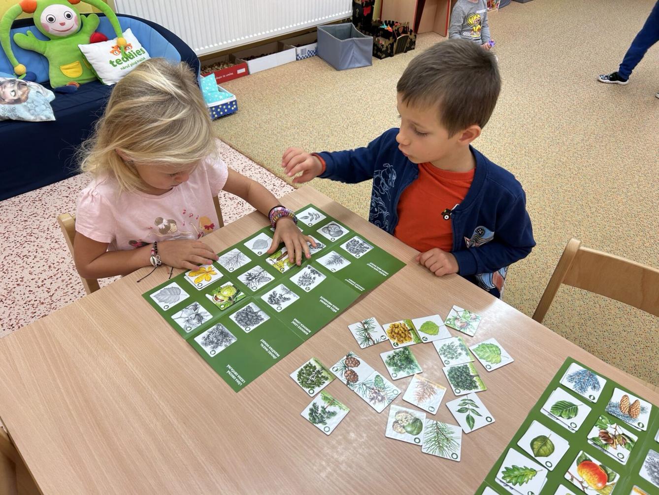 SOVIČKY: LISTÍ ŽLOUTNE, POLETUJE - 15