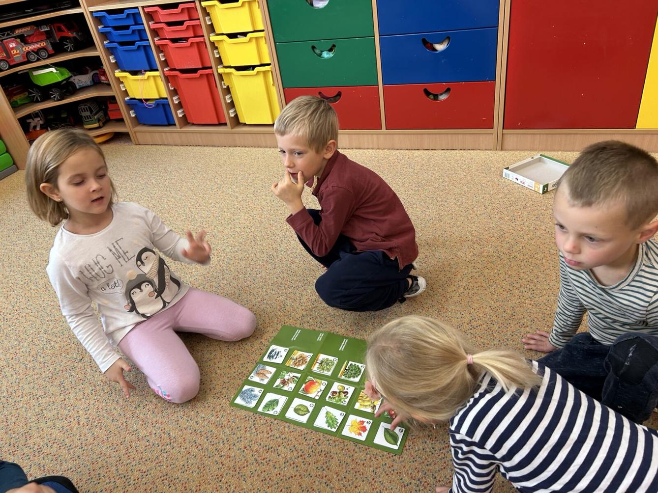 SOVIČKY: LISTÍ ŽLOUTNE, POLETUJE - 20