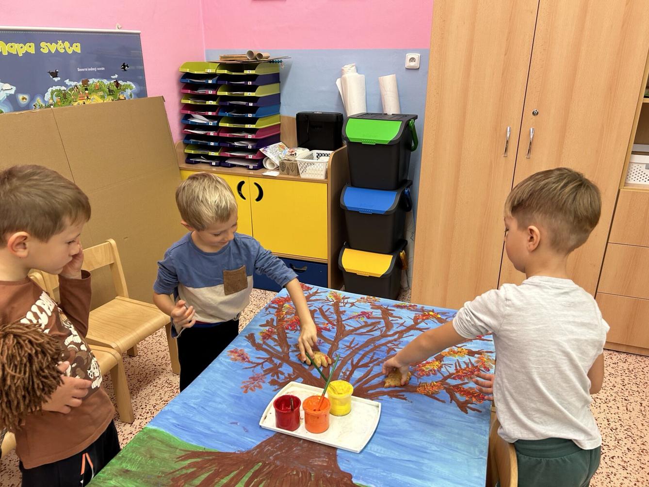 SOVIČKY: LISTÍ ŽLOUTNE, POLETUJE - 33