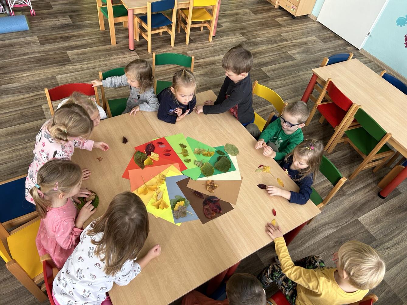 SOVIČKY: LISTÍ ŽLOUTNE, POLETUJE - 36