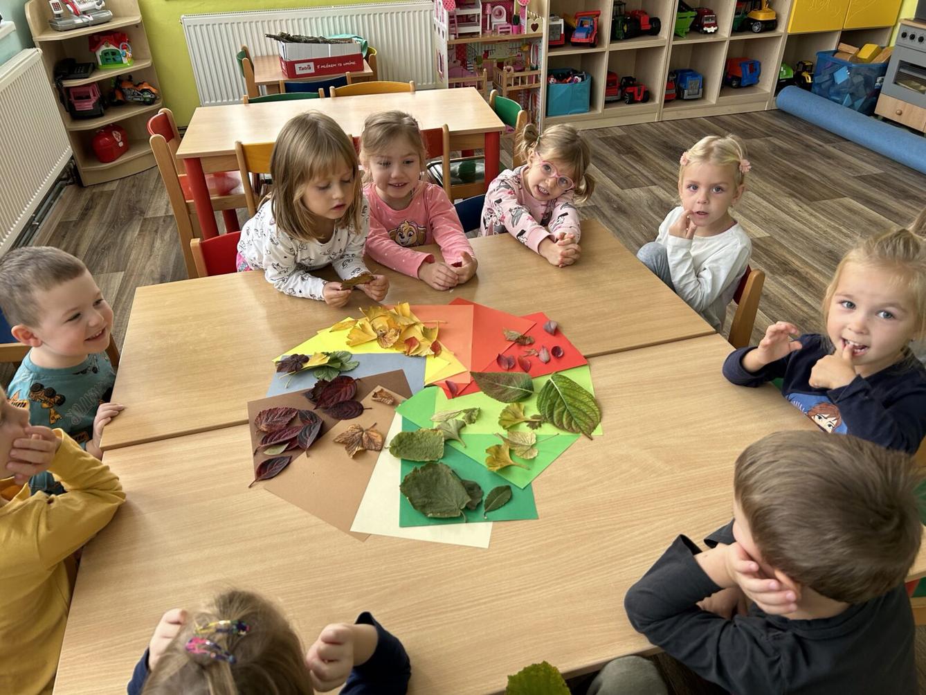 SOVIČKY: LISTÍ ŽLOUTNE, POLETUJE - 37