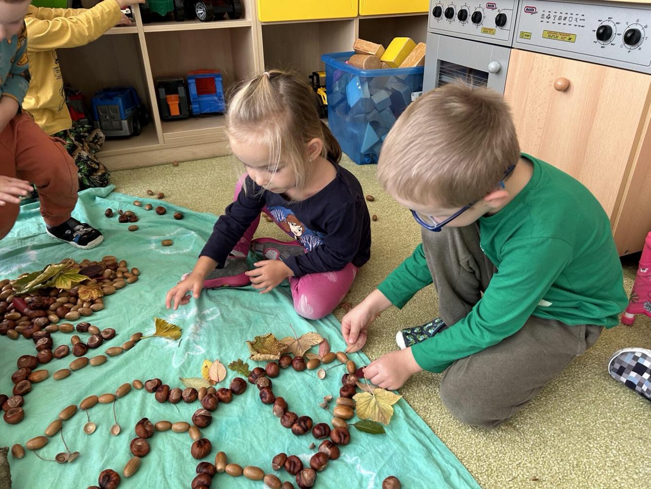 SOVIČKY: LISTÍ ŽLOUTNE, POLETUJE - 41