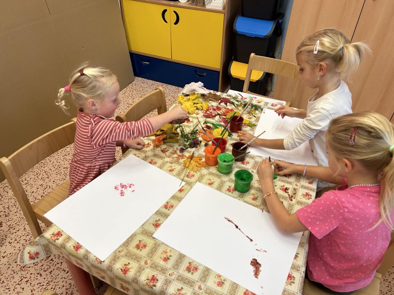 SOVIČKY: LISTÍ ŽLOUTNE, POLETUJE - 56