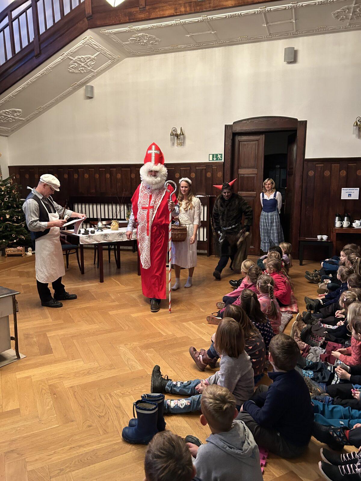 NÁVŠTĚVA MUZEA - VÁNOČNÍ TRADICE - 12