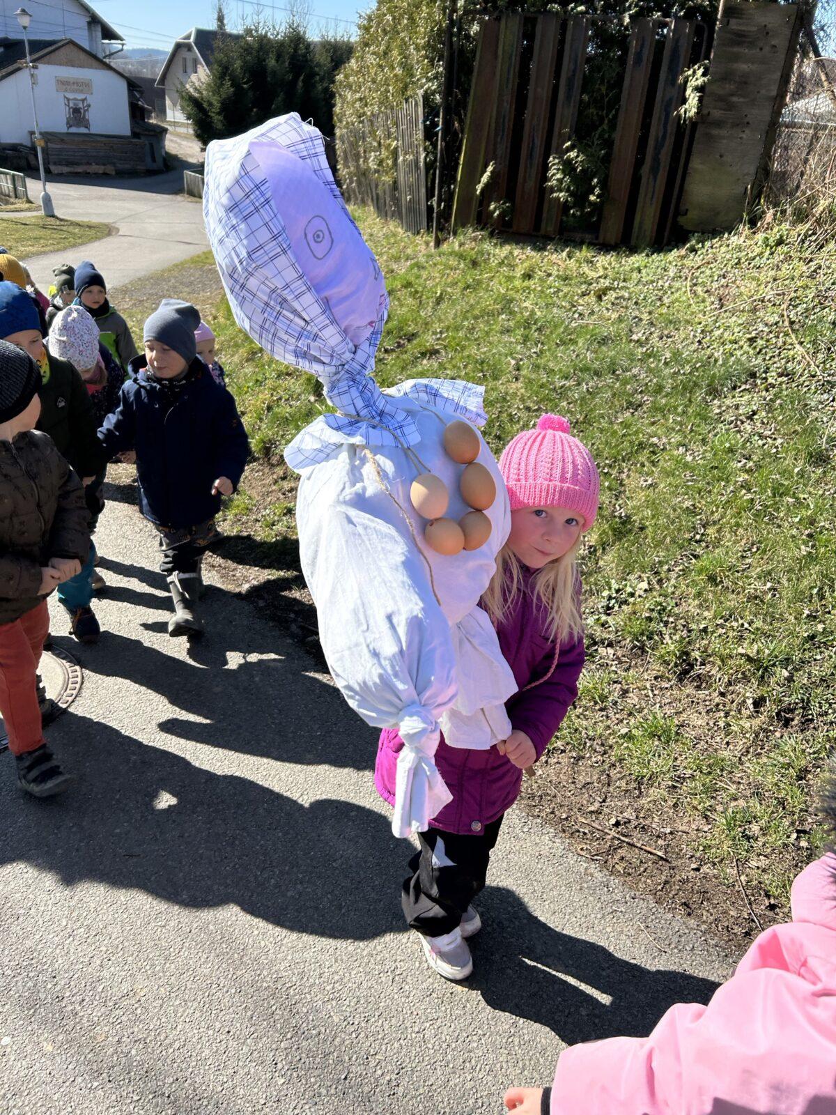 VYNÁŠENÍ MORENY - 8