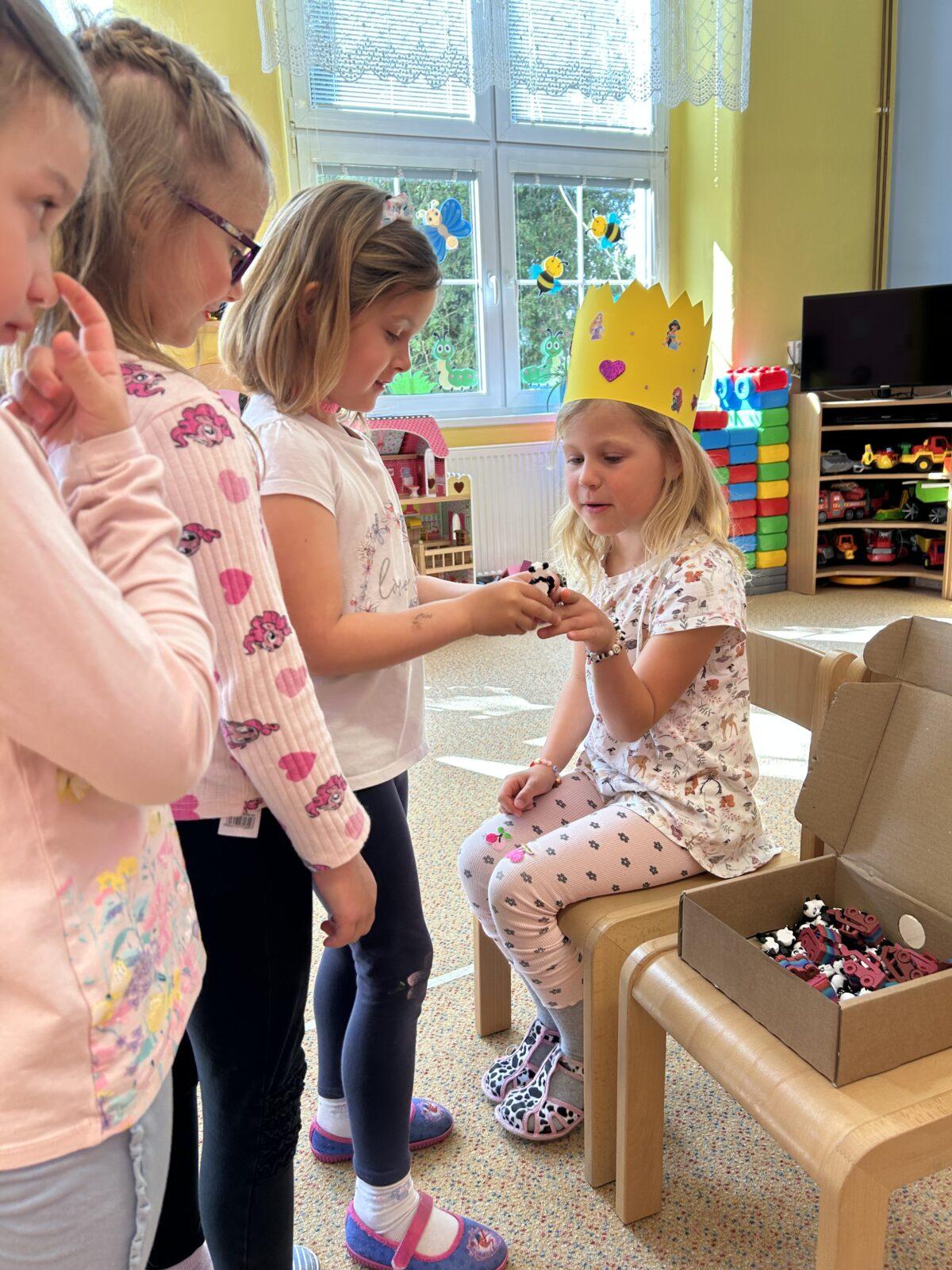 SLAVÍME: ZORINKA MĚLA NAROZENINY - 7