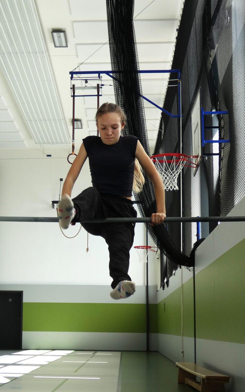 XVIII. ročník SPORTOVNNÍ GYMNASTIKY II.st - 11