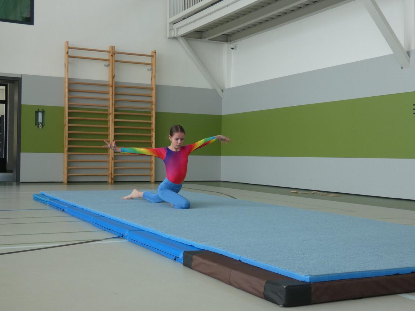 XVIII. ročník SPORTOVNNÍ GYMNASTIKY II.st - 13