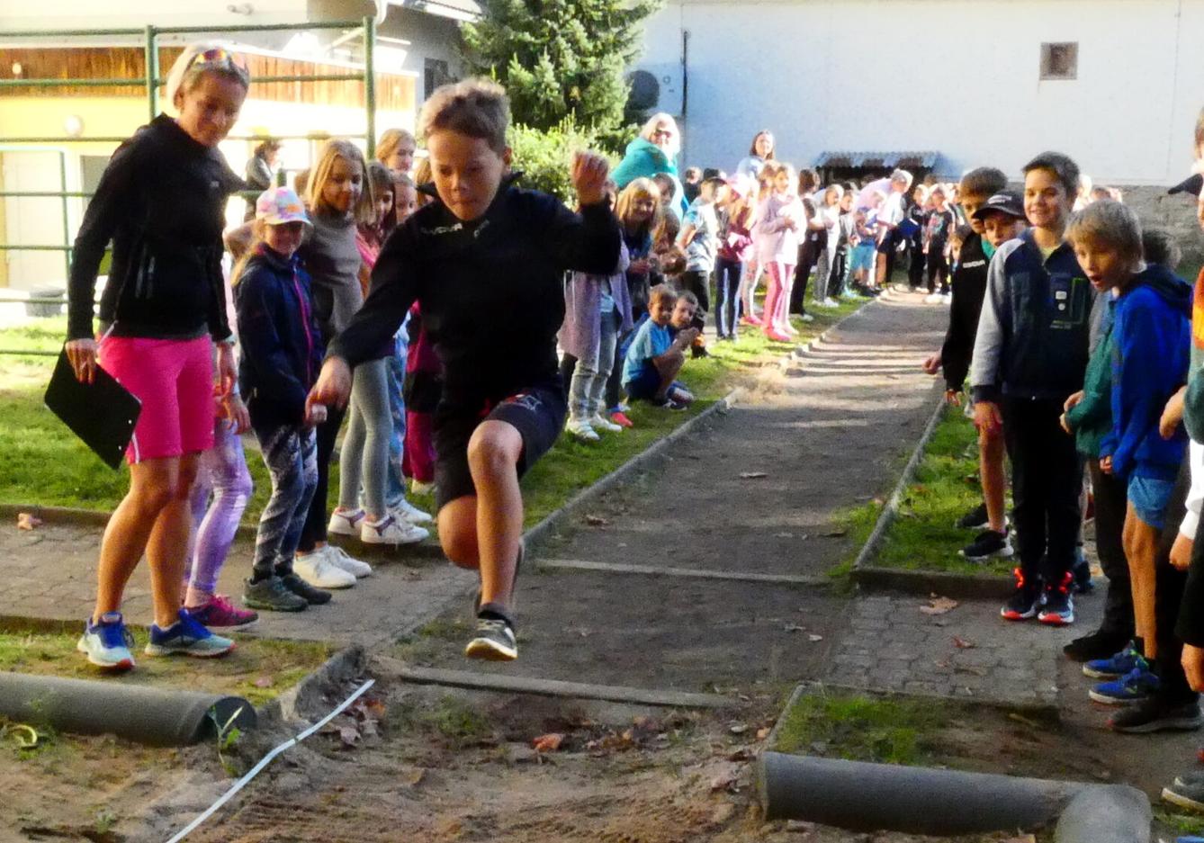 Žabák - soutěž ve skoku dalekém - 10