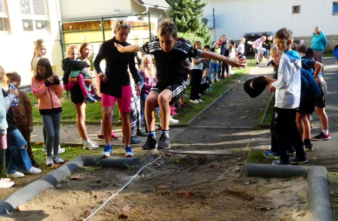 Žabák - soutěž ve skoku dalekém - 17