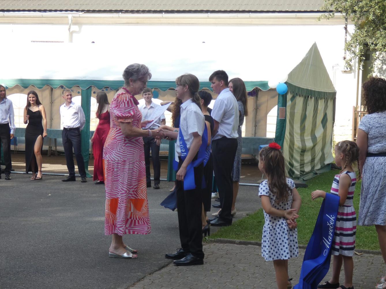 Loučení s deváťáky - zahradní slavnost - 7