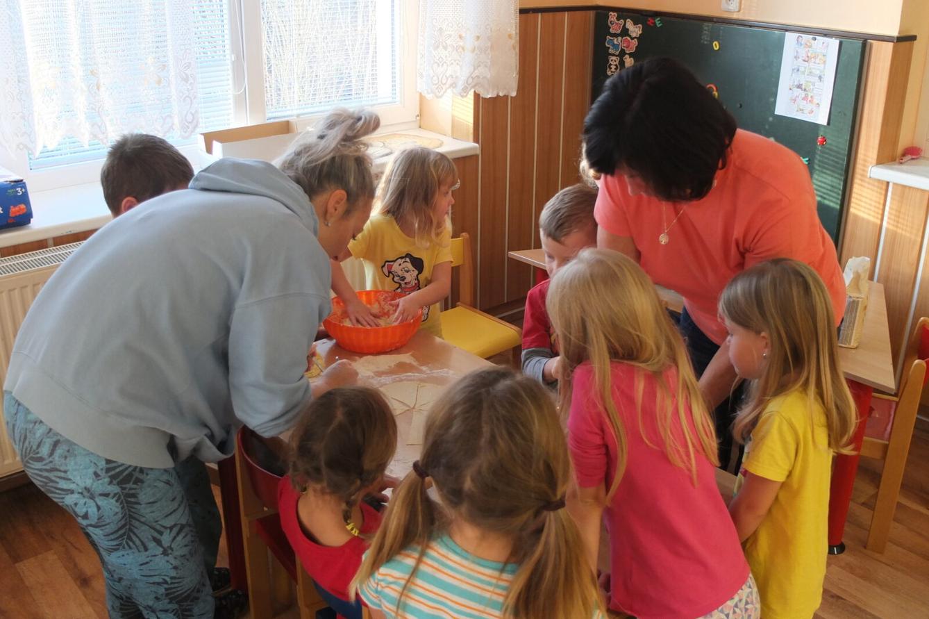 Pečení svatomartinských rohlíčků - 13