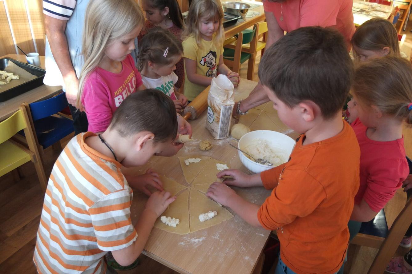 Pečení svatomartinských rohlíčků - 18