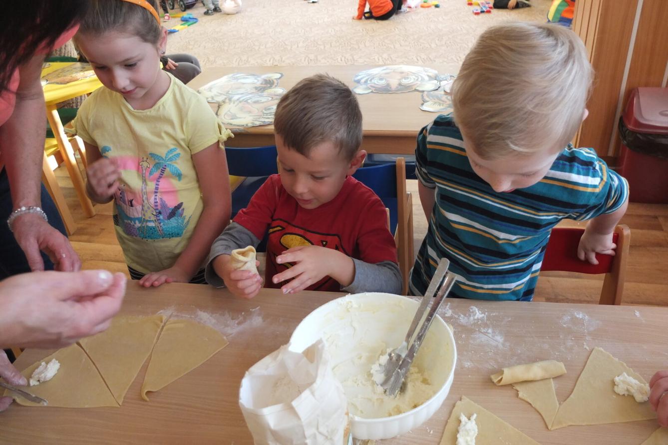 Pečení svatomartinských rohlíčků - 22