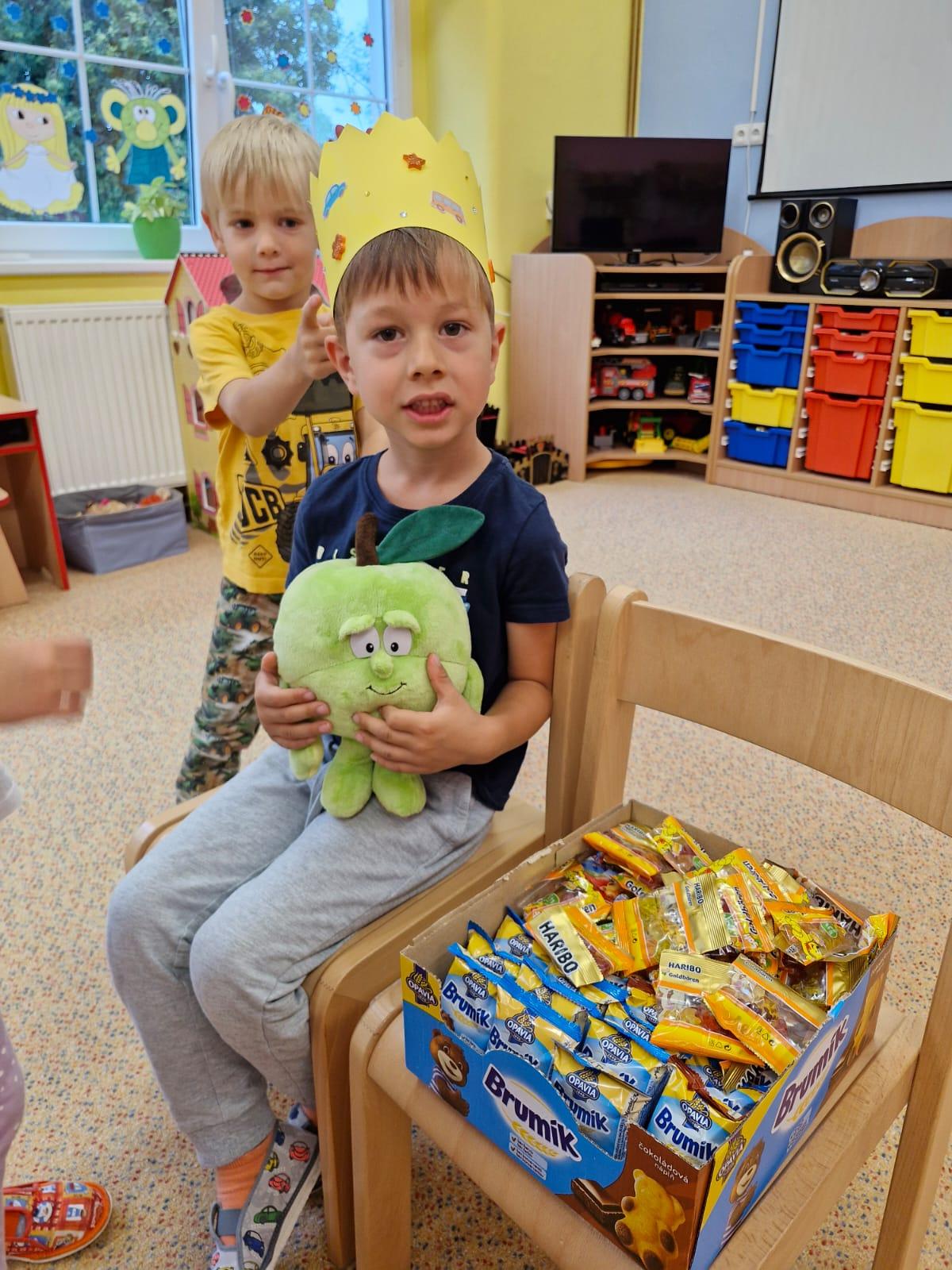 SLAVÍME: PÁŤA MĚL NAROZENINY - 2