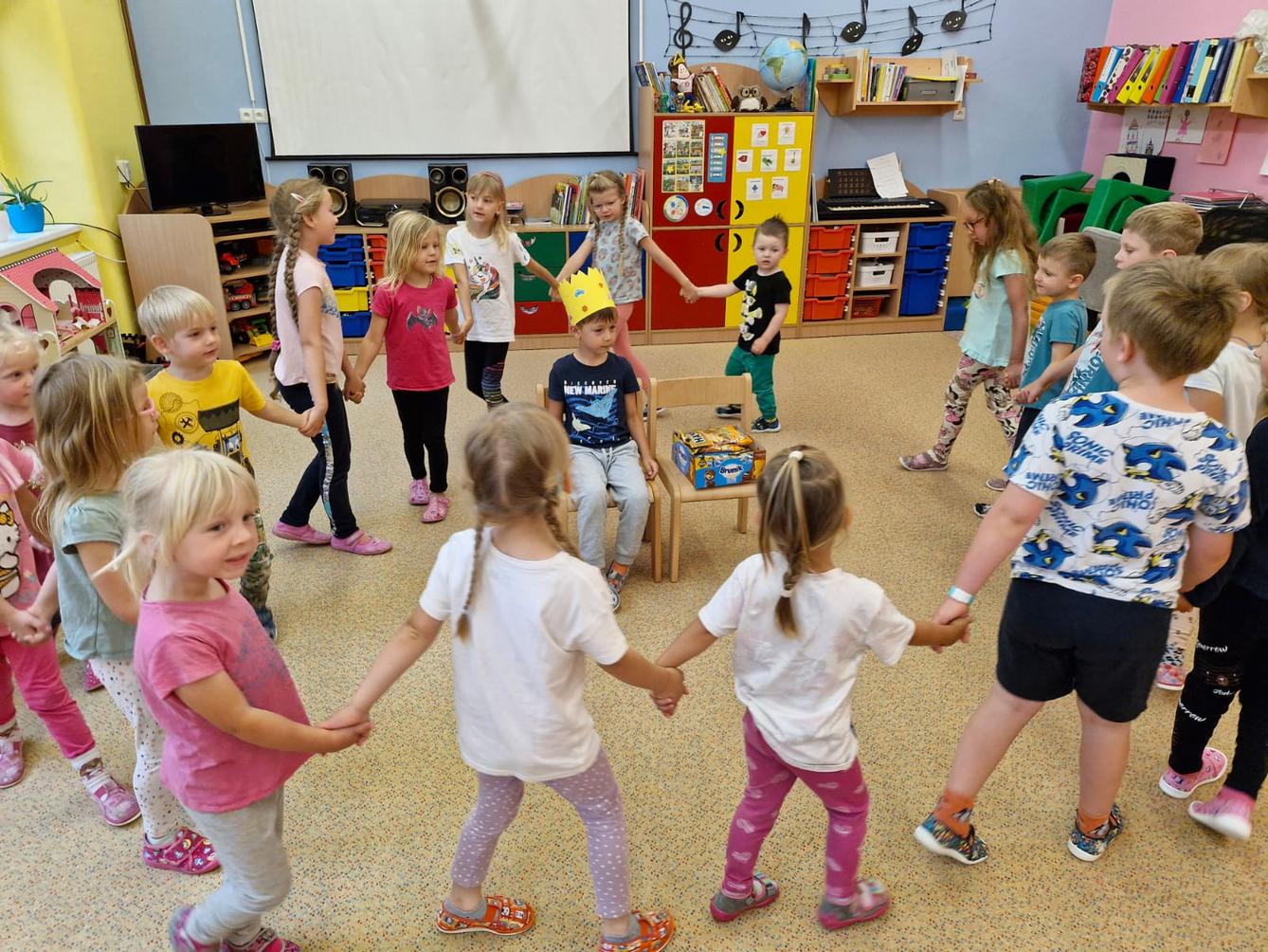 SLAVÍME: PÁŤA MĚL NAROZENINY - 5