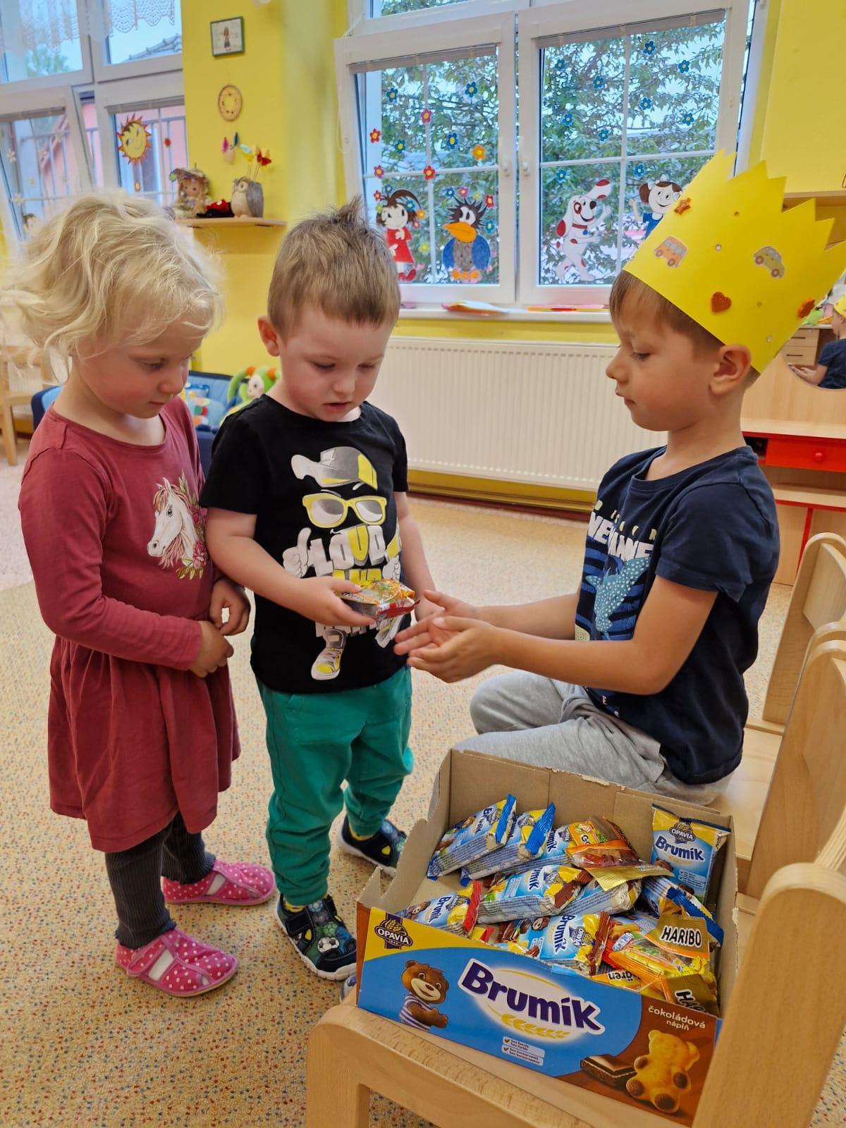 SLAVÍME: PÁŤA MĚL NAROZENINY - 7