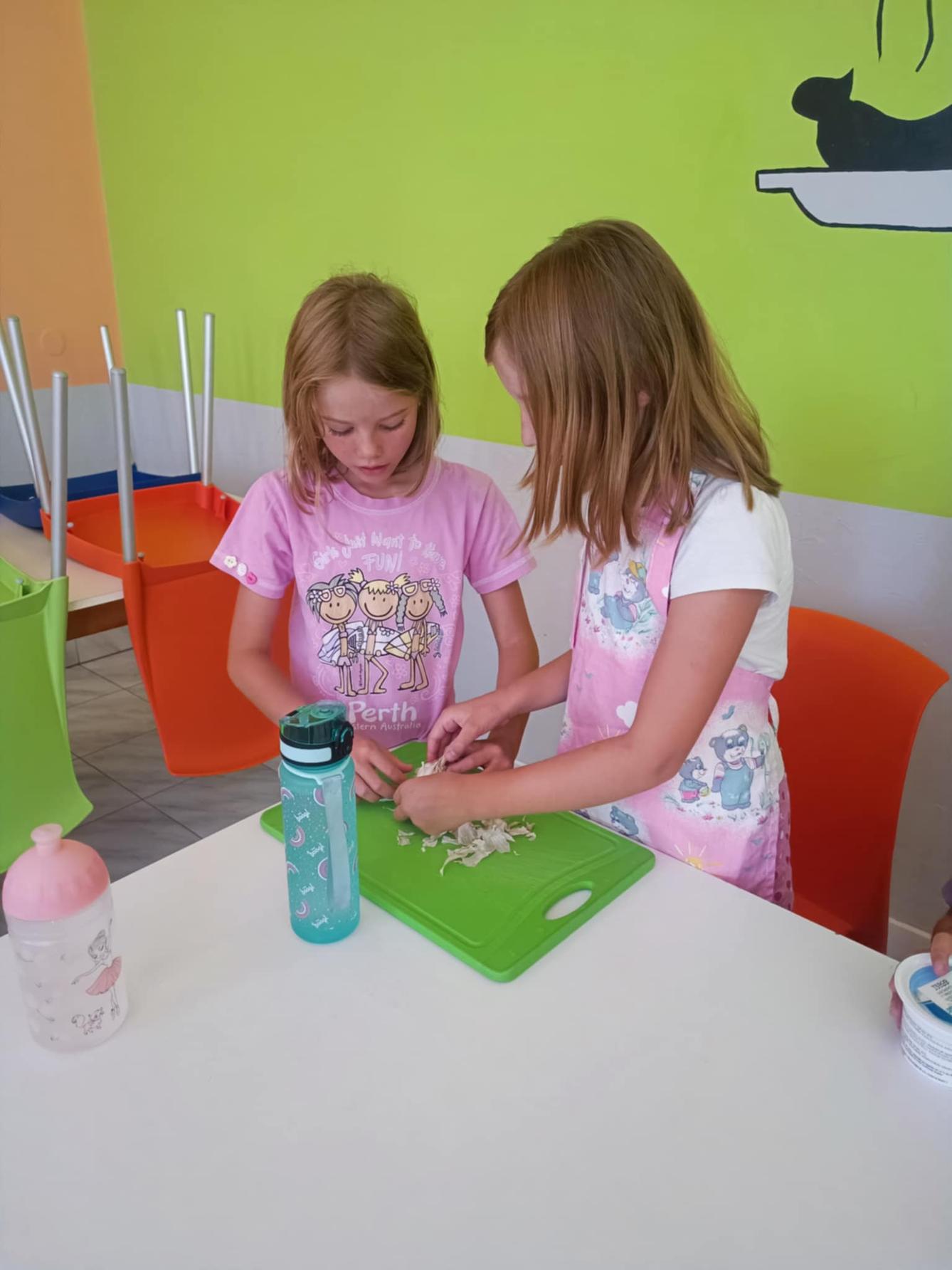 Týden plný zábavy II - úterý - 21