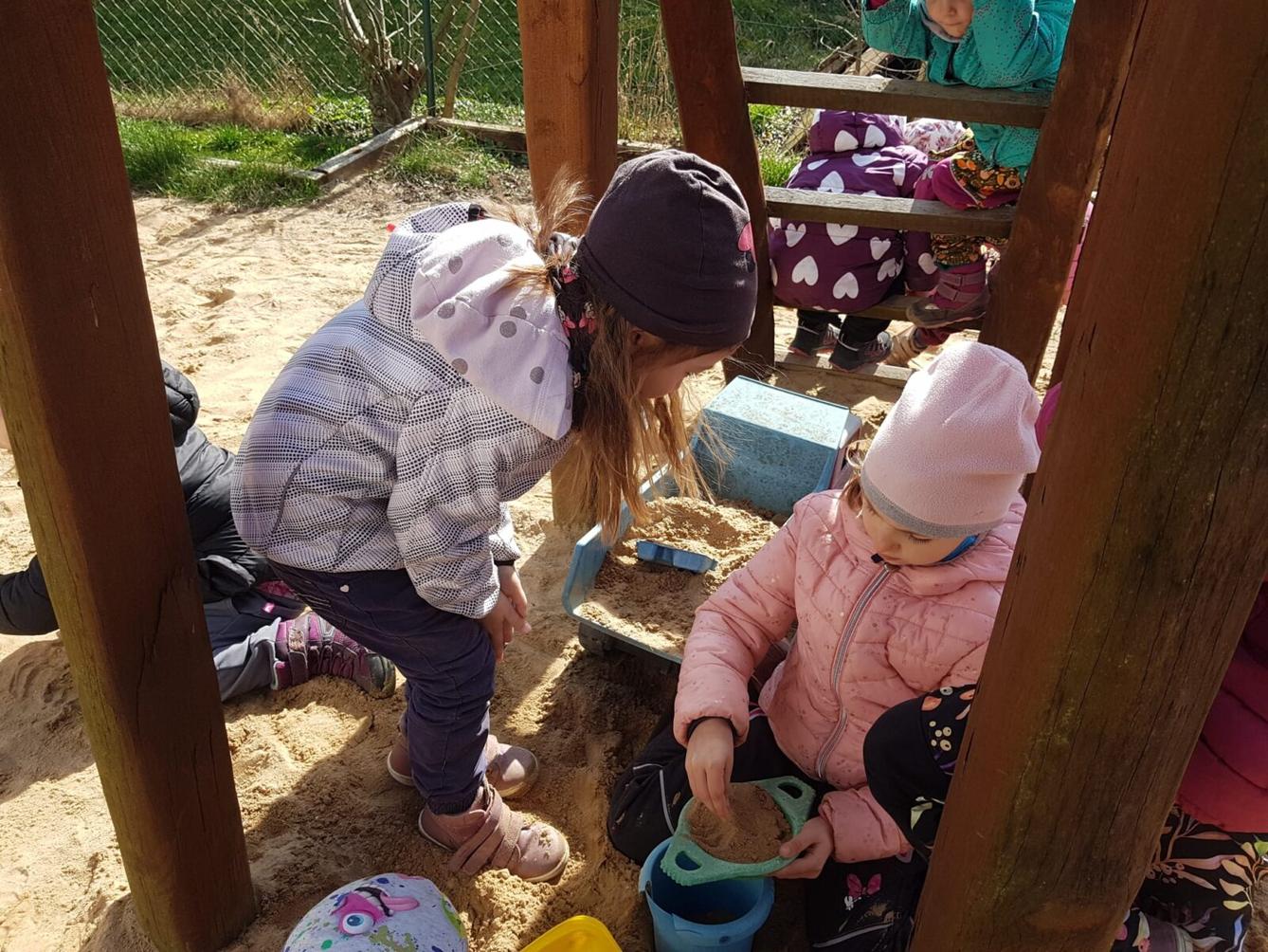 užíváme si pobyt venku - 27