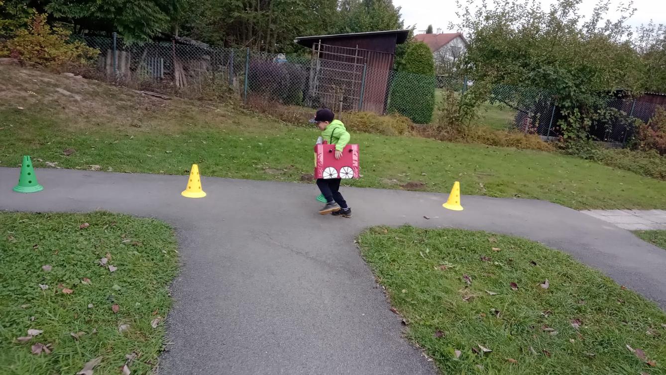 Návštěva dobrovolných hasičů v naší školce... - 30