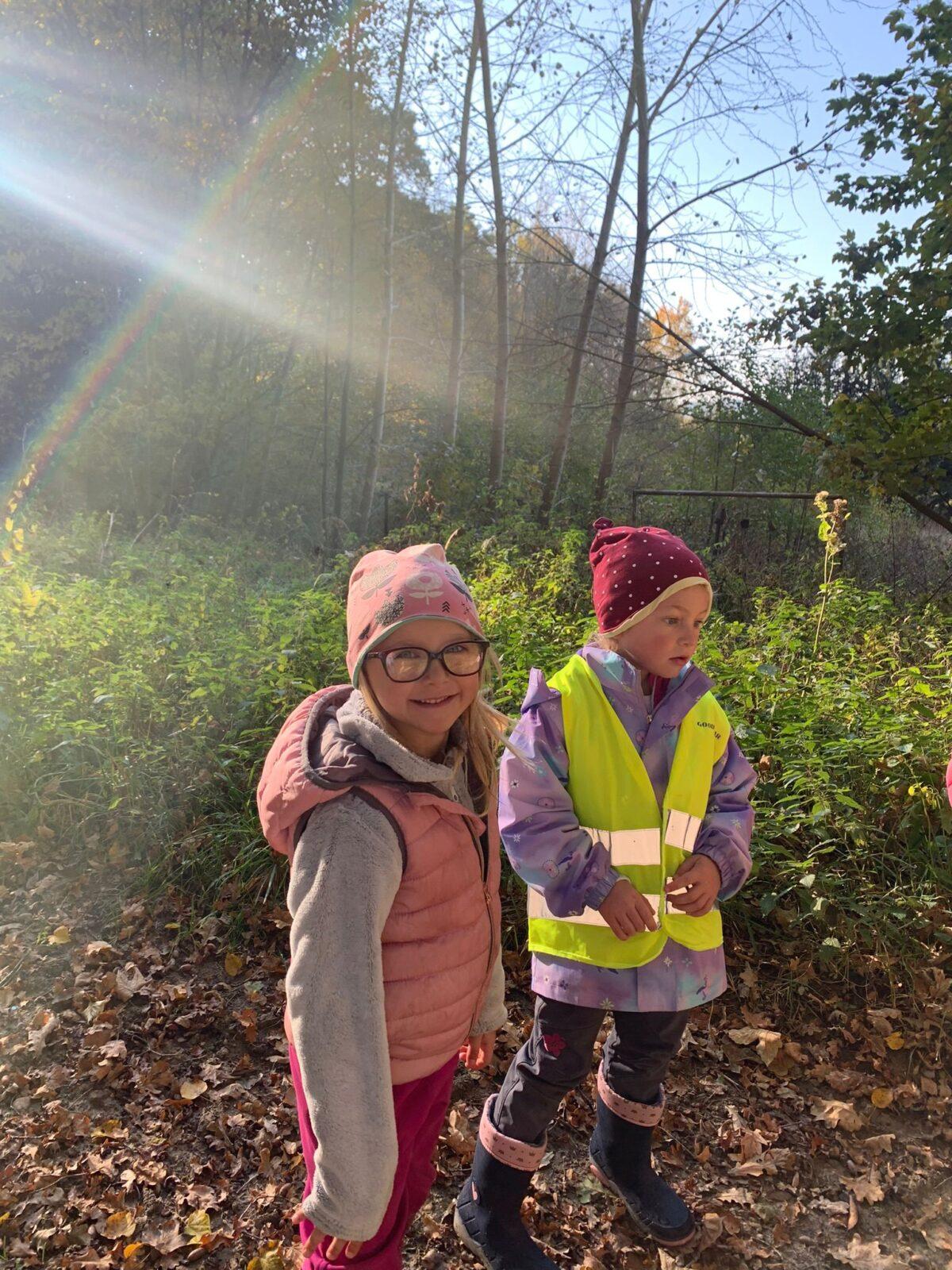 krmení zvířátek v lese - 7