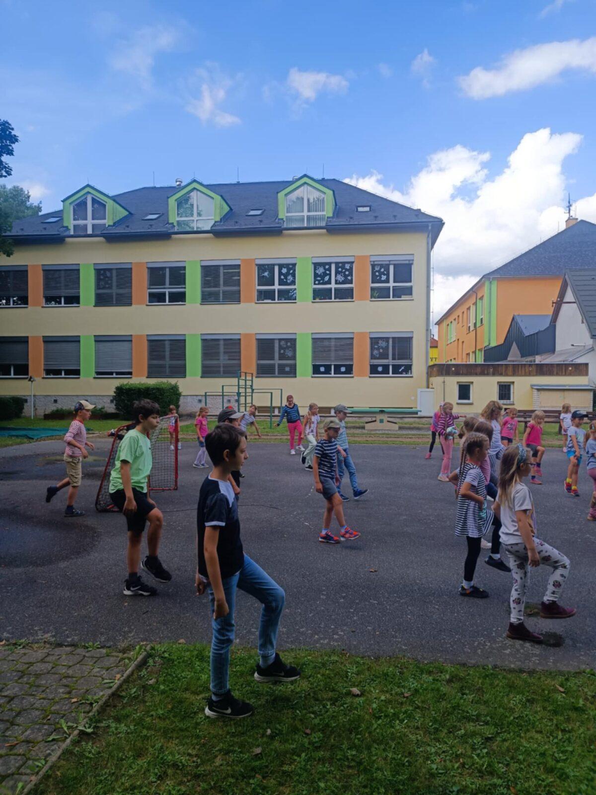 ŠKOLNÍ DRUŽINA - 2. ODDĚLENÍ -PODZIM - 75