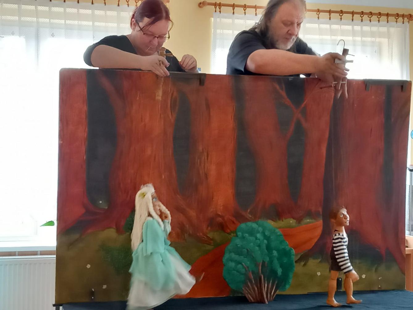 Loutkové divadlo - „ V ŘÍŠI SKŘÍTKŮ, VÍLA OBRŮ“ - 5