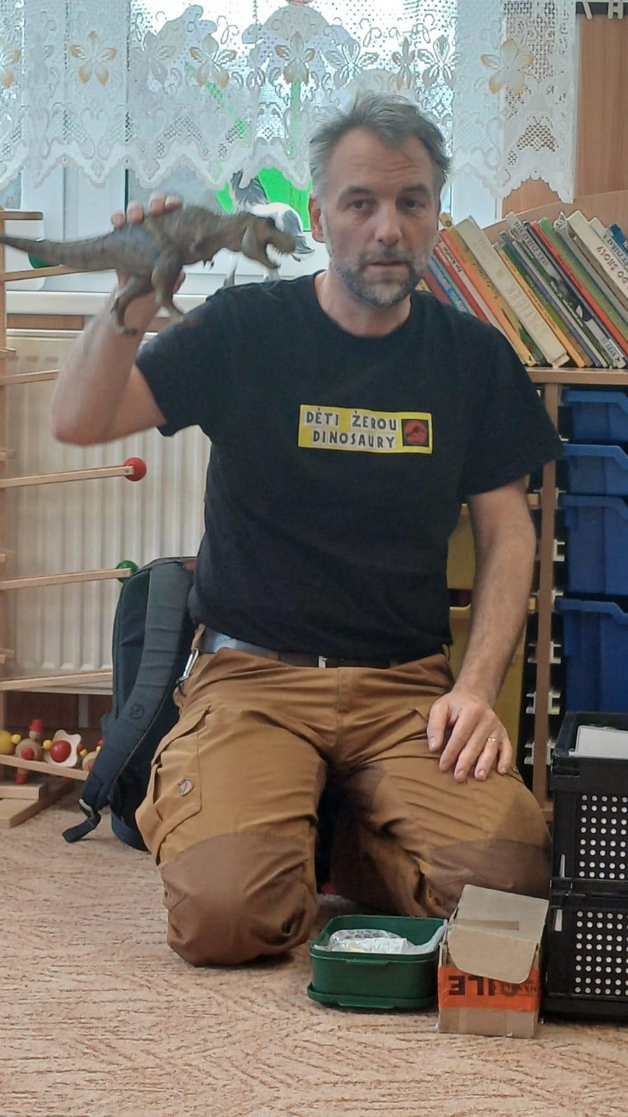 dinosauři ve školce - 9
