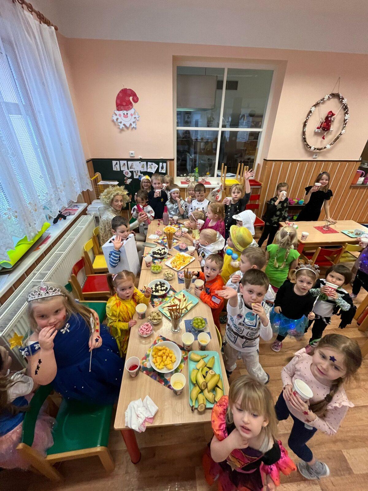 karneval na téma vesmír + přehlídka raket - 52