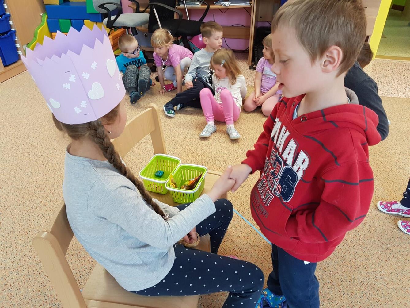 SLAVÍME: ILONKA MĚLA NAROZENINY - 8