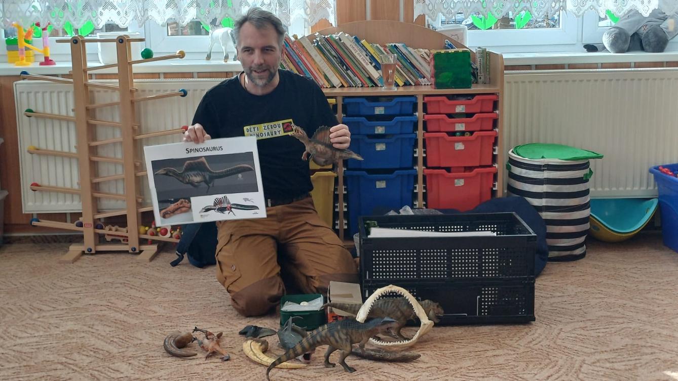 dinosauři ve školce - 10