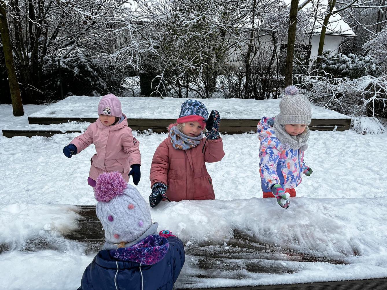 první sníh ve školce - 14