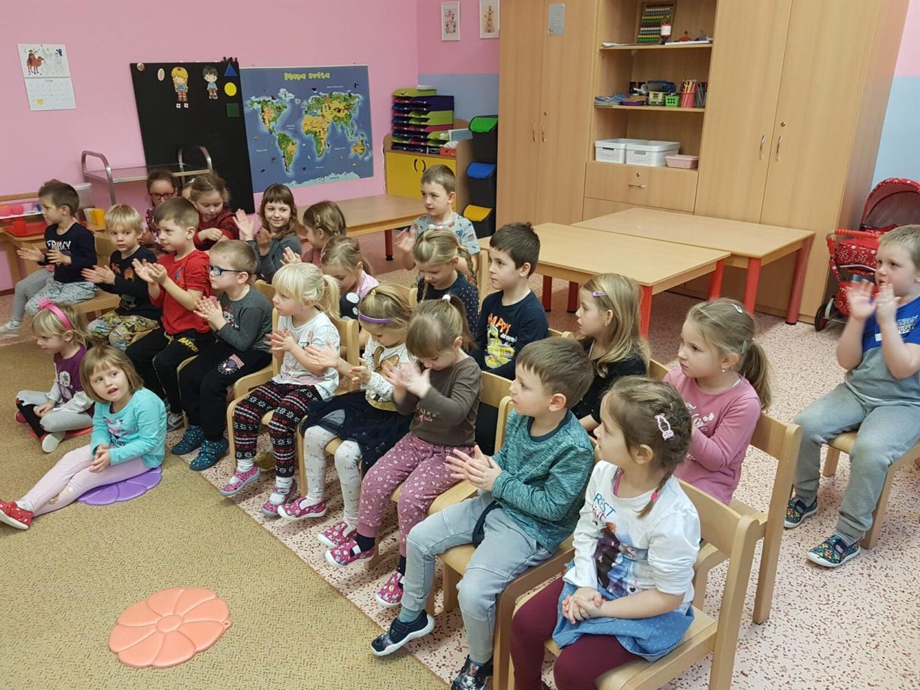 DIVADÉLKO: ,,JAK ZVÍŘÁTKA NAŠLA NOVÝ DOMOV" - 10