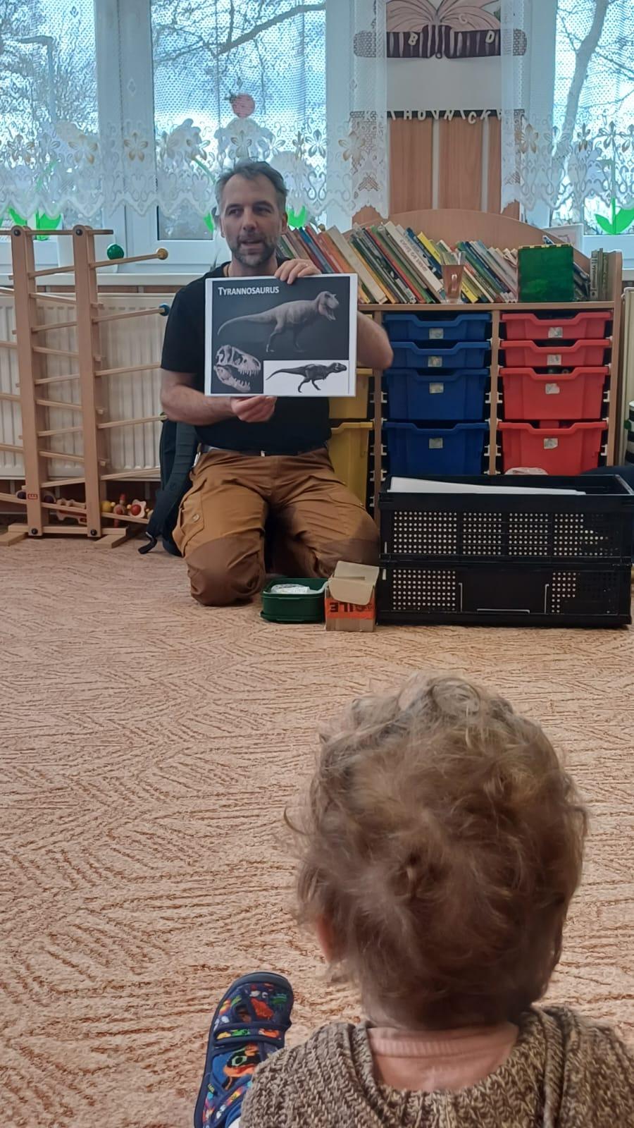 dinosauři ve školce - 11