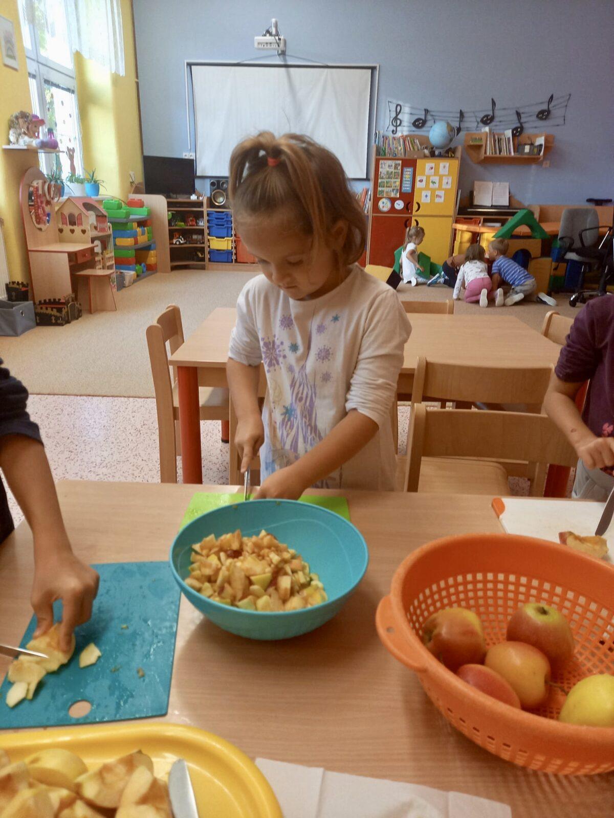 SOVIČKY: ,,ČAS JABLÍČKOVÉ VŮNĚ" - 34