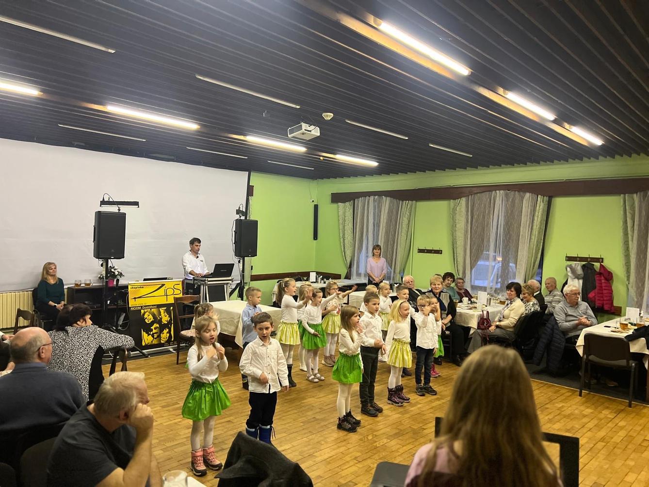 VYSTOUPENÍ PRO LIBCHAVSKÉ SENIORY - 8