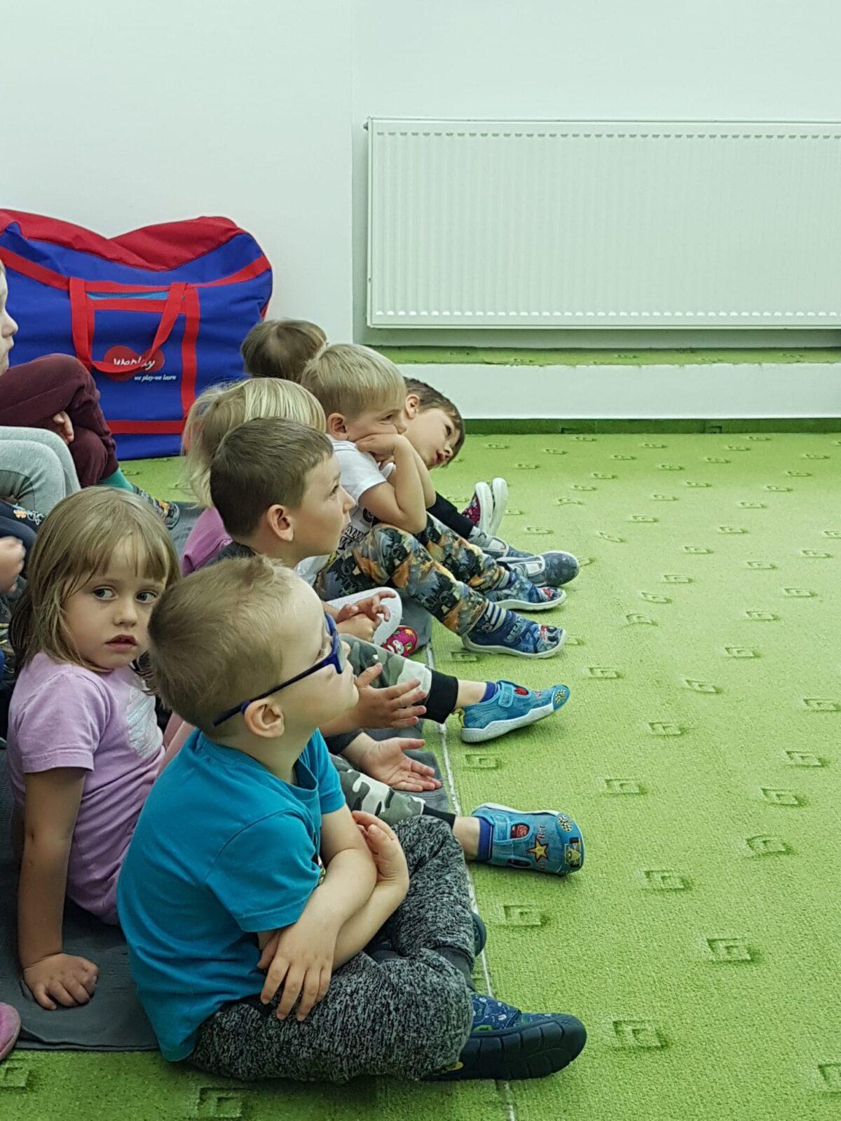 LOUTKOVÉ DIVADLO: ,,O LESNÍ VÍLE" - 8