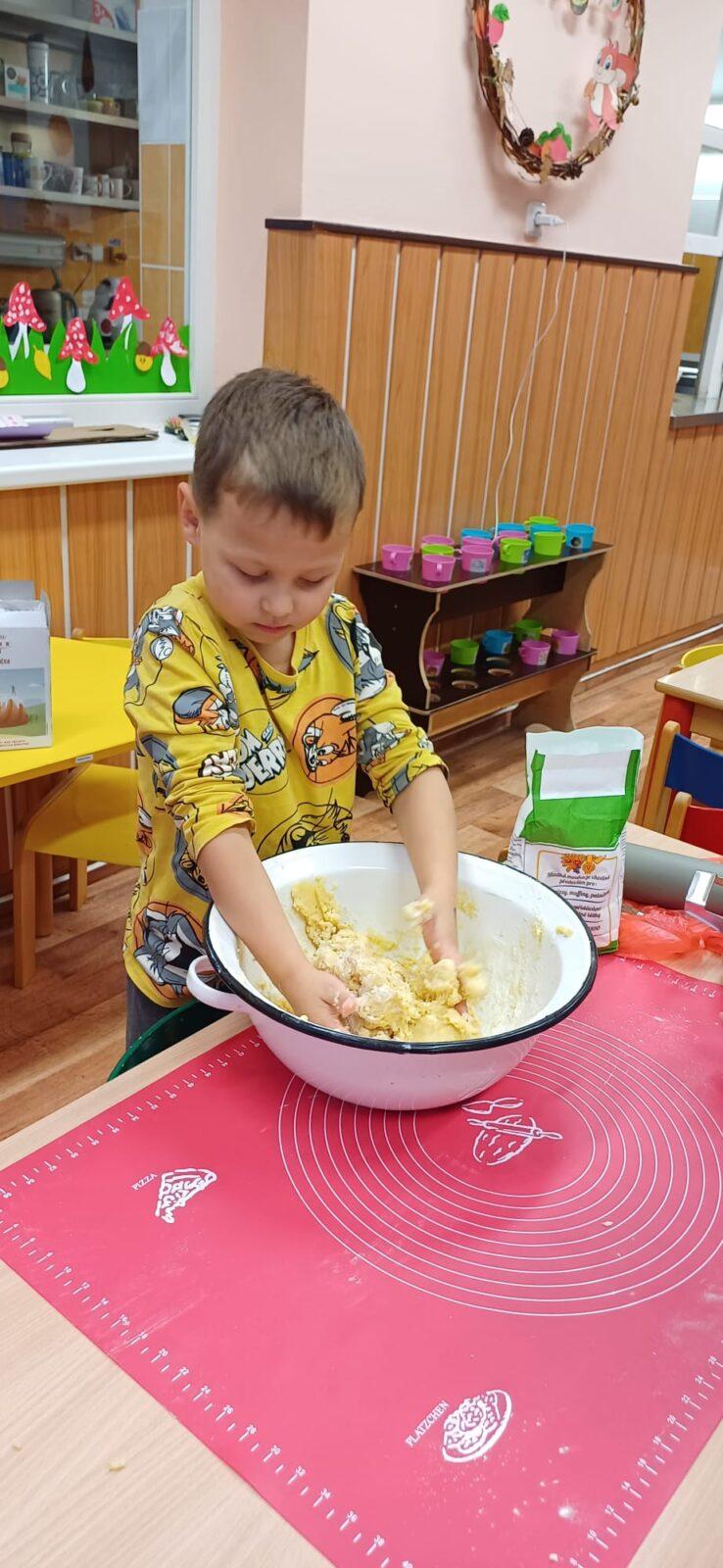 pečení svatomartinských rohlíčků - 14