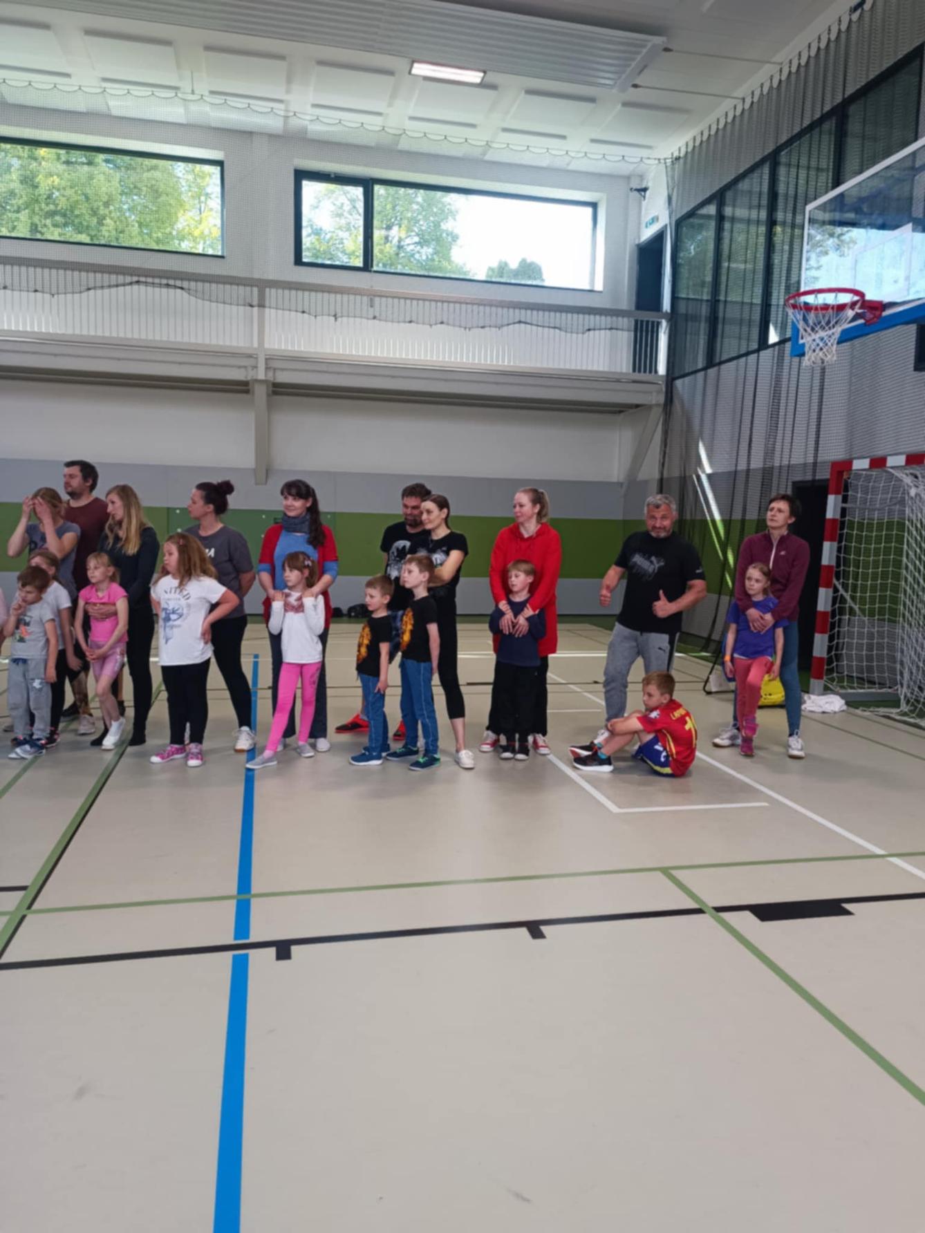 Družinka a děti s rodiči**"sportovní odpoledne" - 69