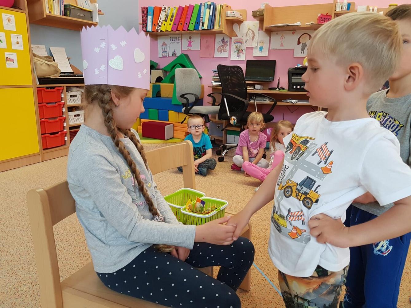 SLAVÍME: ILONKA MĚLA NAROZENINY - 9