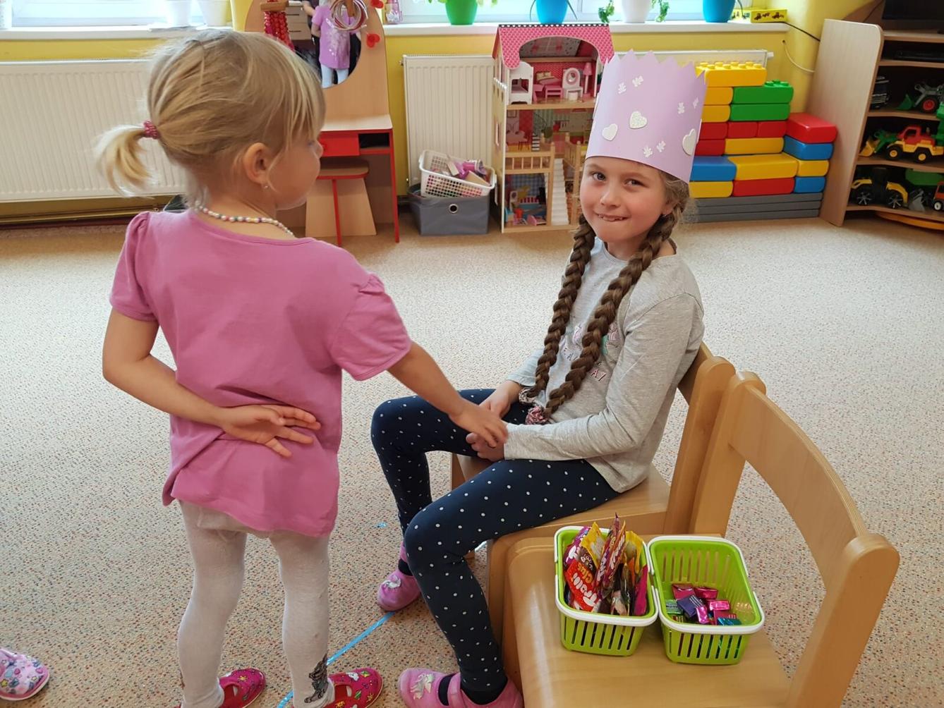 SLAVÍME: ILONKA MĚLA NAROZENINY - 10