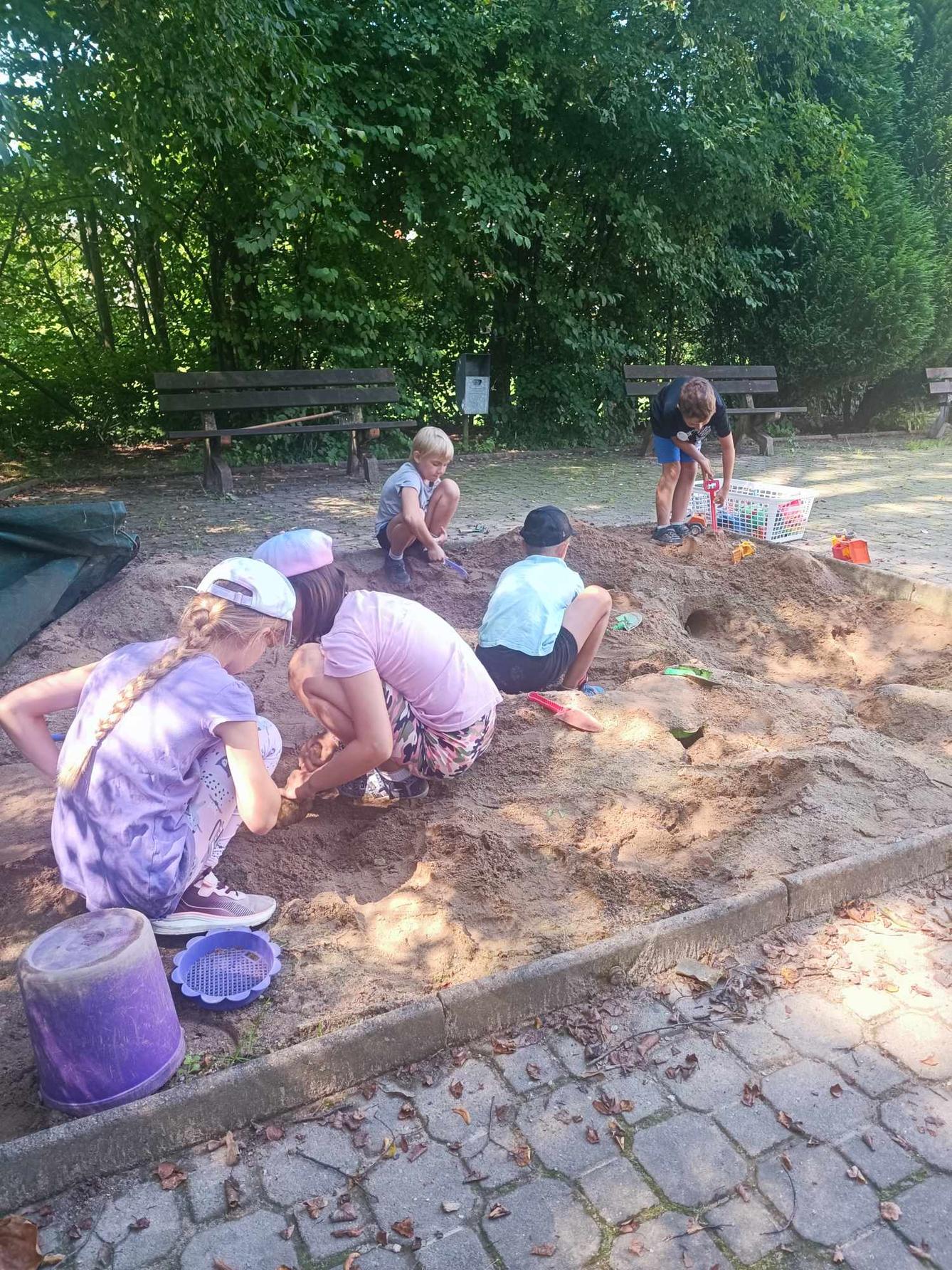 TÝDEN PLNÝ ZÁBAVY - 2.den - úterý 20.8. 2024 - 21