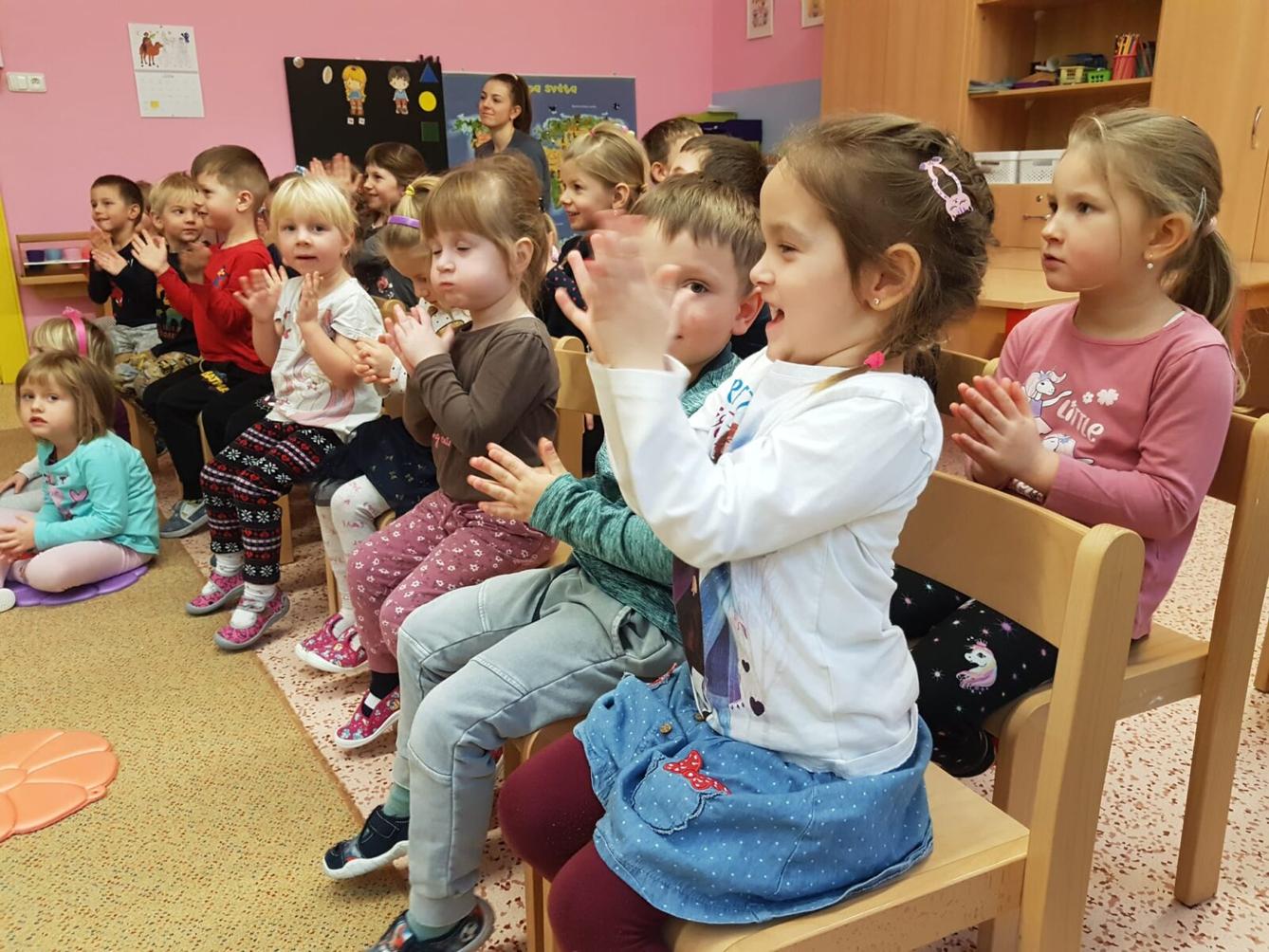 DIVADÉLKO: ,,JAK ZVÍŘÁTKA NAŠLA NOVÝ DOMOV" - 12