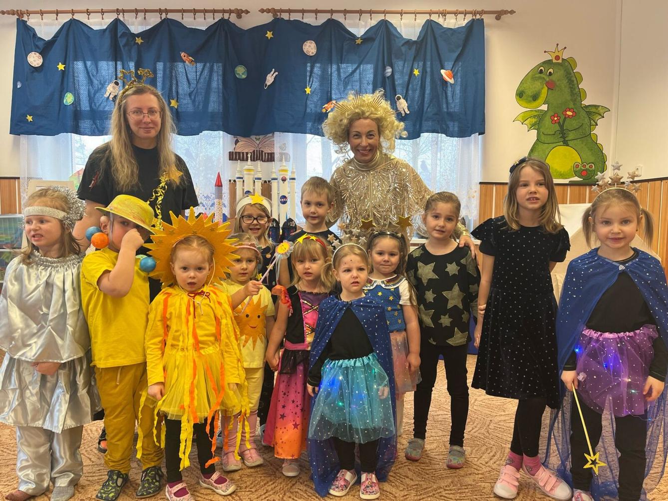 karneval na téma vesmír + přehlídka raket - 57